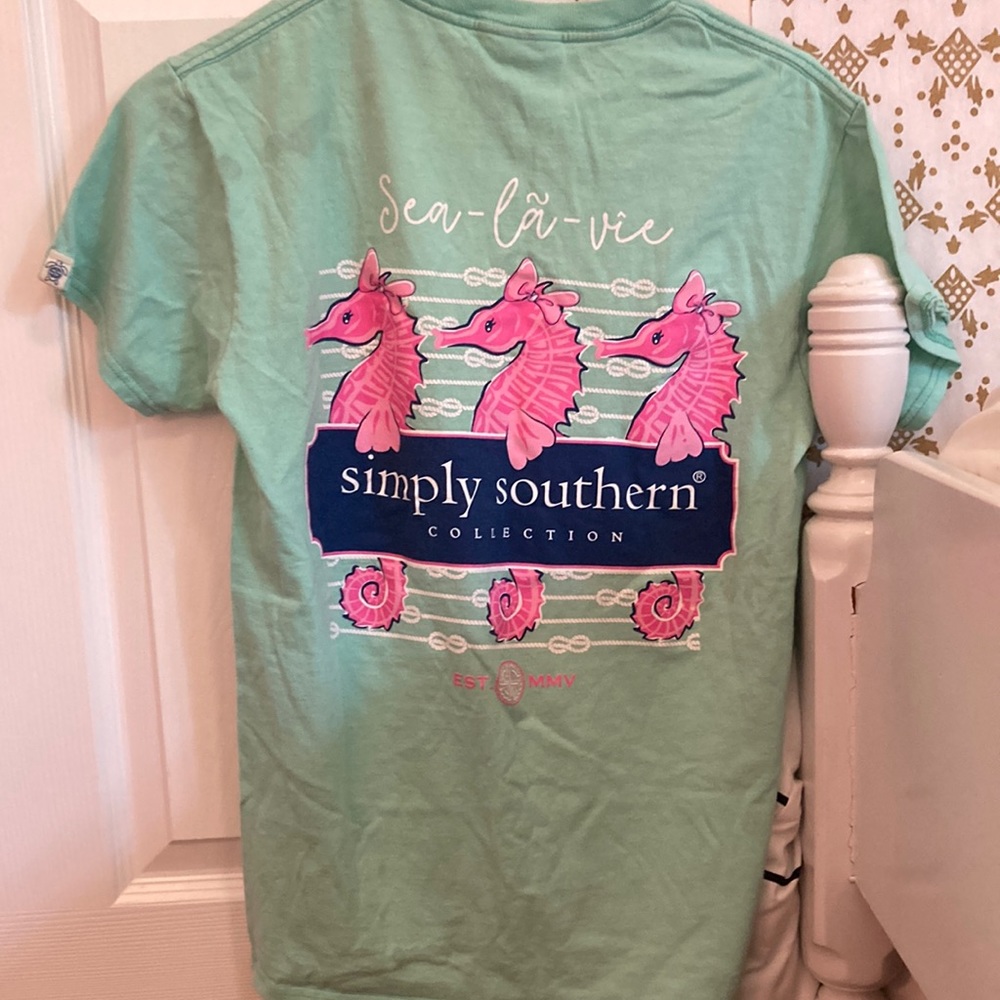 Women’s small simply southern shirt. Seahorses on the back/front